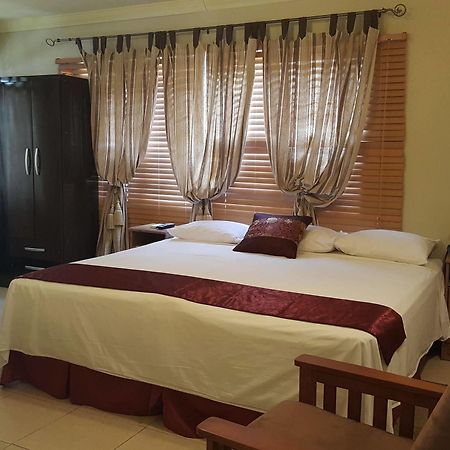 Savannah Maison Guest House Port of Spain Bagian luar foto