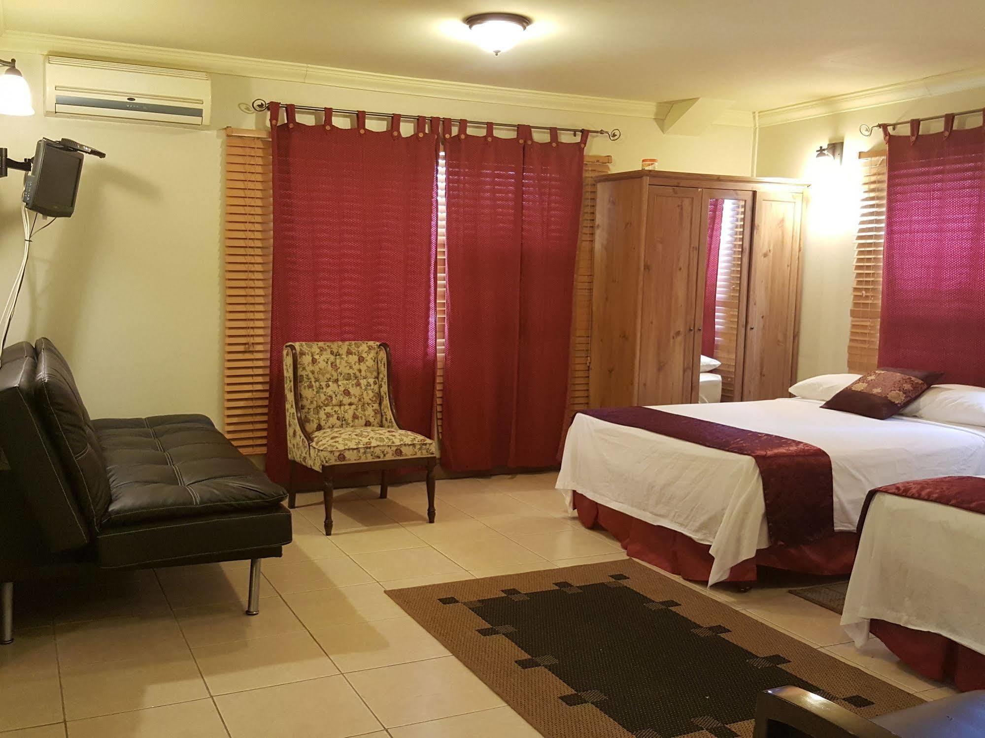 Savannah Maison Guest House Port of Spain Bagian luar foto