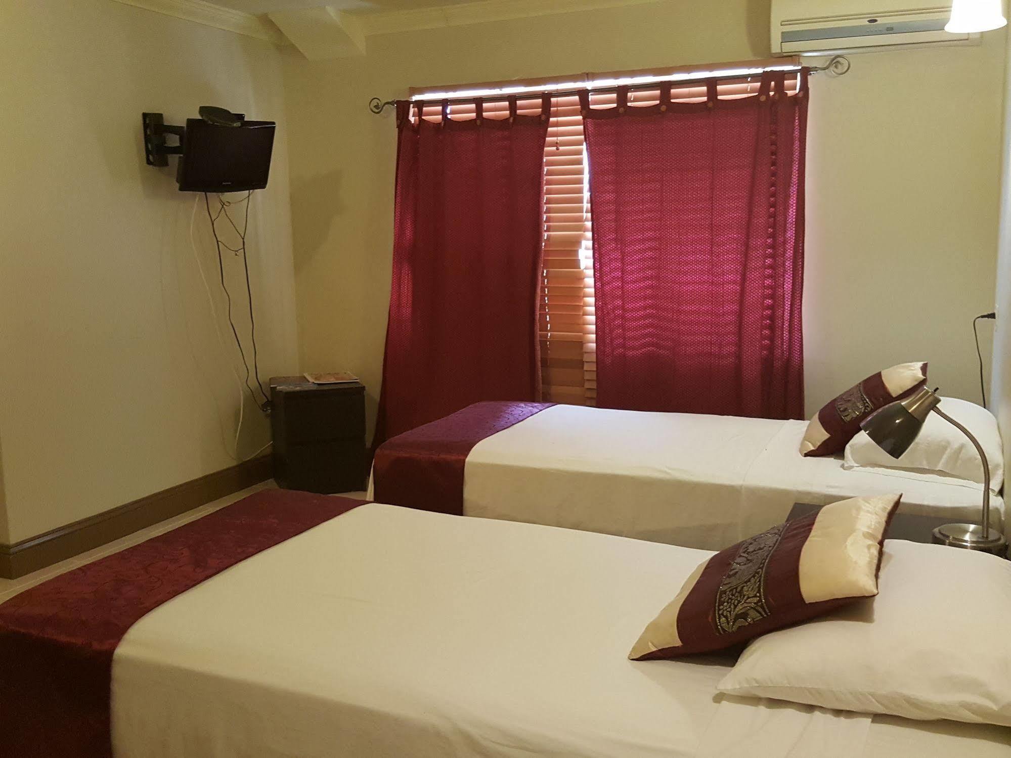 Savannah Maison Guest House Port of Spain Bagian luar foto