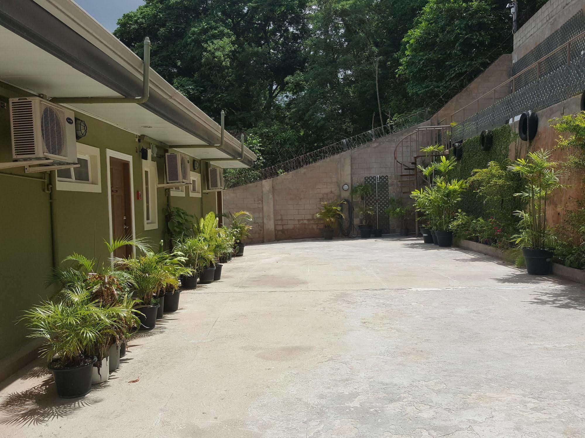 Savannah Maison Guest House Port of Spain Bagian luar foto